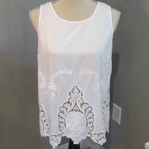 Saint Tropez White laced detail sleeveless top